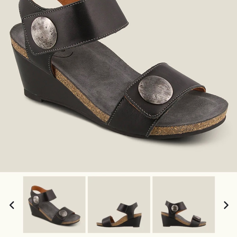 Taos Carousel 3 Black Sandals